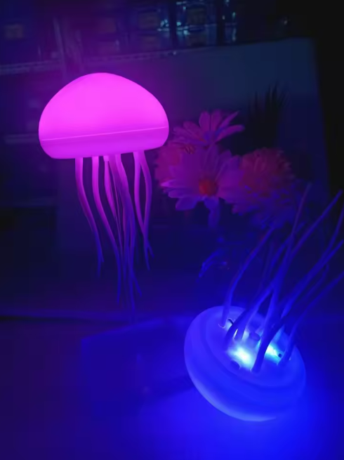 Lâmpada LED Água-Viva Dançante – Decoração Mágica com Controle de Voz e Cores Vibrantes